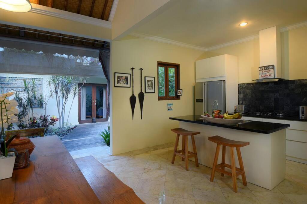 Tropical Oasis, Villa Mimba Санур Экстерьер фото