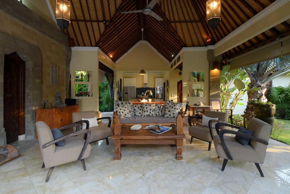 Tropical Oasis, Villa Mimba Санур Экстерьер фото