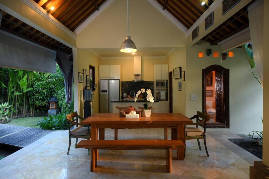 Tropical Oasis, Villa Mimba Санур Экстерьер фото