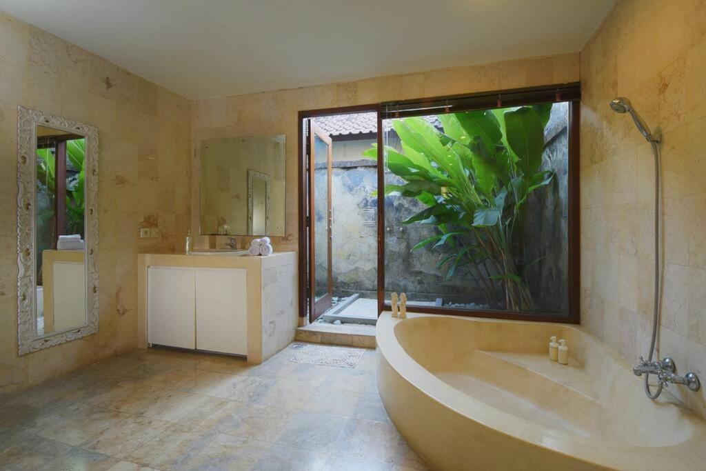 Tropical Oasis, Villa Mimba Санур Экстерьер фото