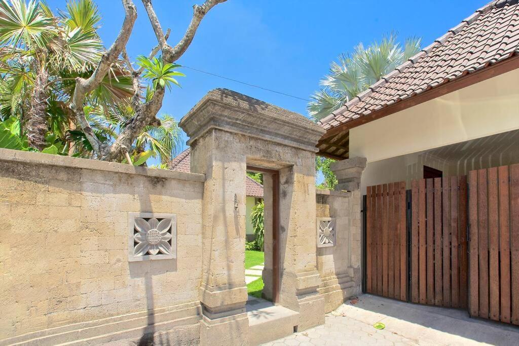 Tropical Oasis, Villa Mimba Санур Экстерьер фото